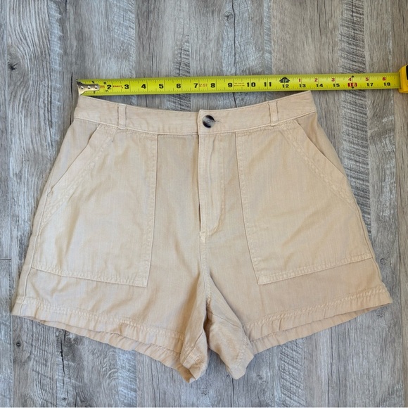 3/$15! Universal Thread Women's Beige Shorts - Picture 3 of 8